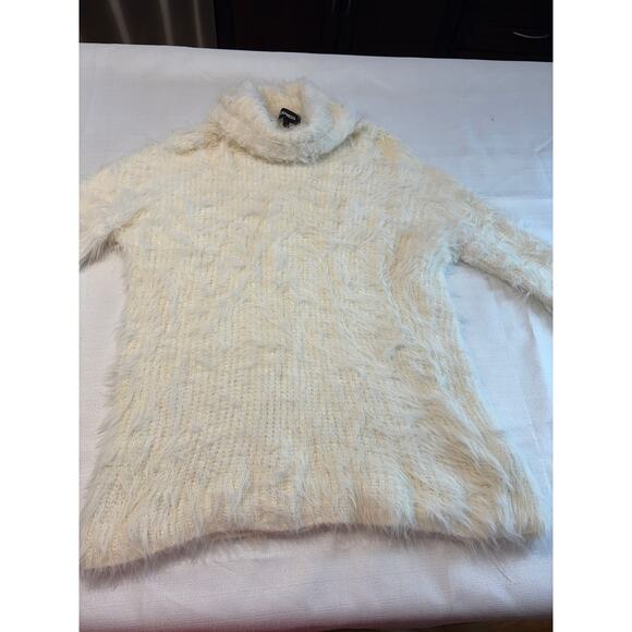 Express White Fuzzy Turtleneck Sweater Size S - Picture 1 of 9